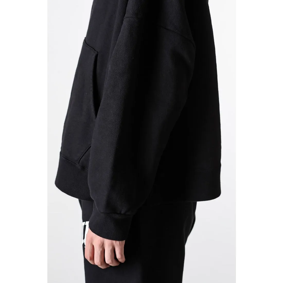 SAINT Mxxxxxx RIBON SAINT HOODIE/BLK The latest SAINT basic loose hoodie, black S-XL, original uniform high weight and light fleece sweatshirt fabric, custom woven and dyed, original loose short fat version, unchanged from the knife, original flavor, original accessories, fruit main mark/wash mark/cherub mark complete, ready-to-wear pre-shrunk without deformation after washing